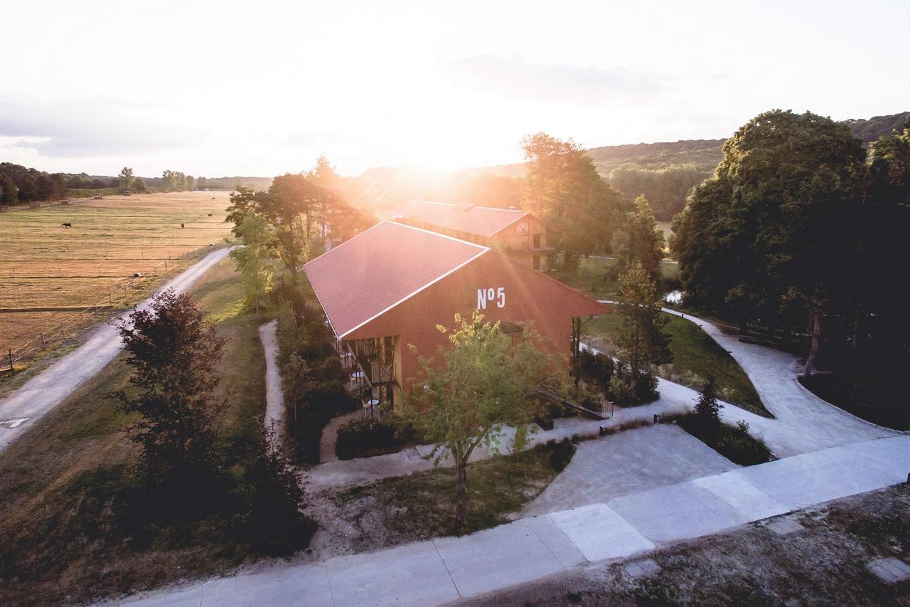 Le Barn Hotel