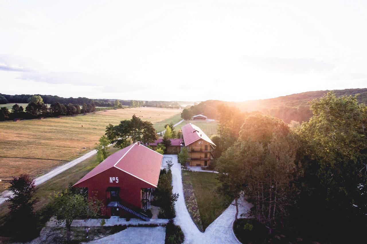 Le Barn Hotel Bonnelles